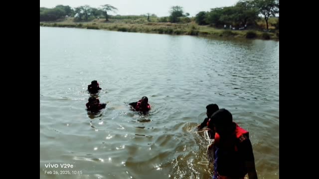 धनेगाव नदीपात्रात बुडालेल्या १६ वर्षीय मुलांचा मृतदेह १२ तासानंतर अग्निशमन दलाच्या हाती