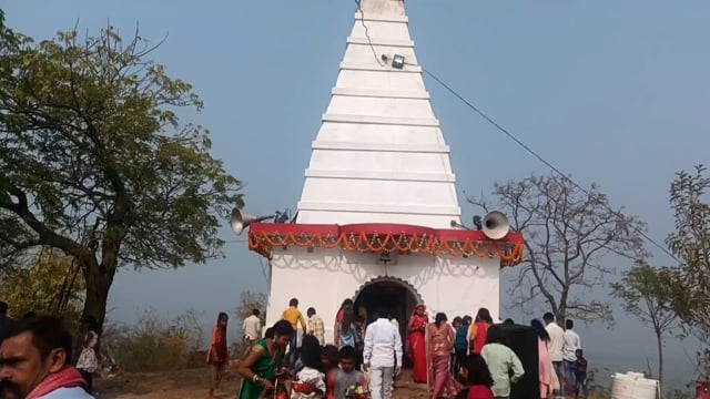 महाशिवरात्रि पर्व पर शिवालियों में उमड़ी श्रद्धालुओं की भीड़, भव्य झांकी के साथ बारात निकालने कि हो रही तैयारी 