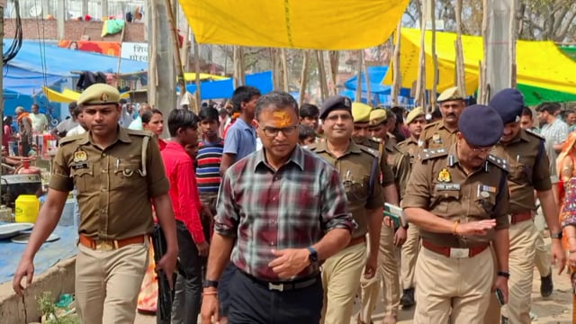 महाशिवरात्रि के पवन अवसर पर कानपुर पुलिस कमिश्नर ने आनंदेश्वर और खेरेश्वर मंदिर का किया निरीक्षण