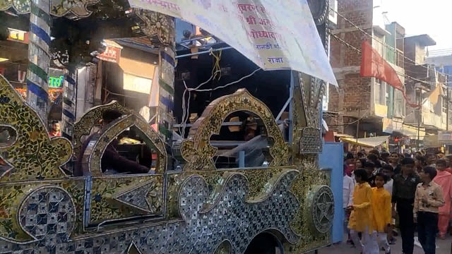 धूमधाम से निकली शिव बारात 