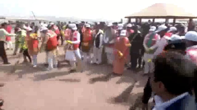 यूपी के मुख्यमंत्री योगी आदित्यनाथ ने प्रयागराज के अरैल घाट पर स्वच्छता अभियान में हिस्सा लिया अन्य मंत्री भी उपस्थितरहे