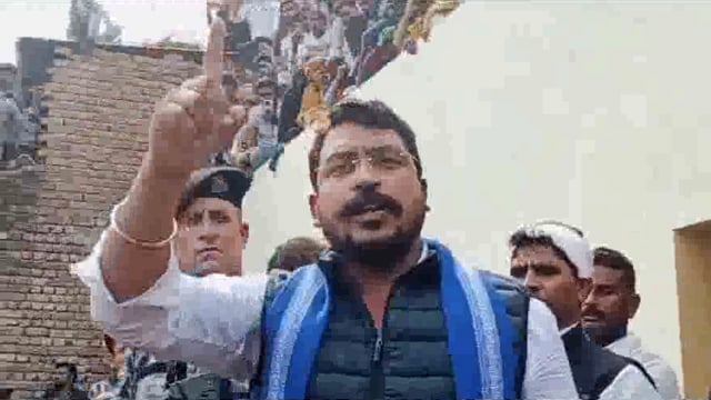 करनावल गांव में पहुंचे चंद्रशेखर आजाद रावण ने पीड़ित परिवार वह जनता से क्या अपील की