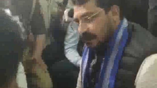 माट थाना क्षेत्र के सर्रेला में हुई वासुदेव की मौत के मामले में चंद्रशेखर आजाद रावण पहुंचे और परिवार से मुलाकात की