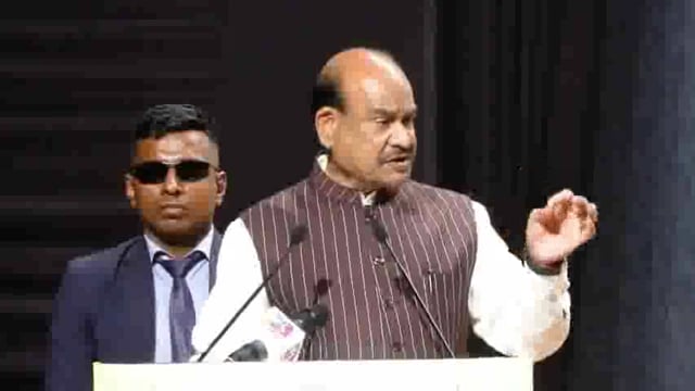 लोकसभा अध्यक्ष ओम बिड़ला ने कहा कि आज भारत की अर्थव्यवस्था तेज़ी से आगे बढ़ रही#politics