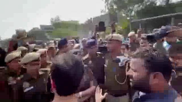 AAP का आरोप: 