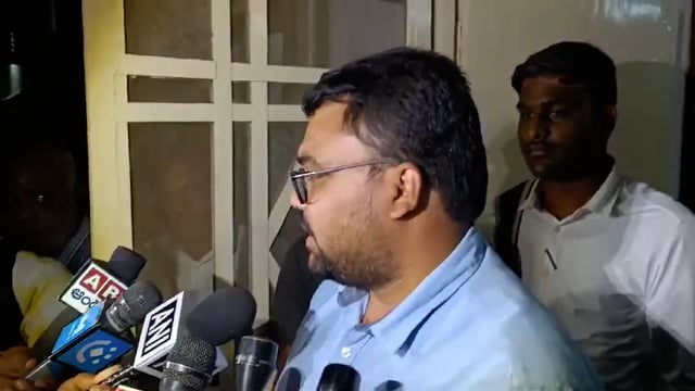 Nagarkurnool District Collector called the news of dead body found in SLBC tunnel fake #axident