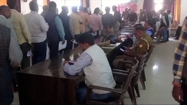 तरबगंज तहसील में आयोजित हुआ समाधान दिवस,एसडीएम व सीओ ने सुनी शिकायतें