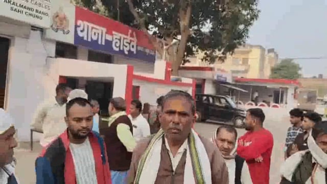 सतोहा गांव में हुई तवातोड़ फायरिंग गांव में भय व्याप्त सीसीटीवी कैमरा का फायरिंग का लाइव वीडियो वायरल