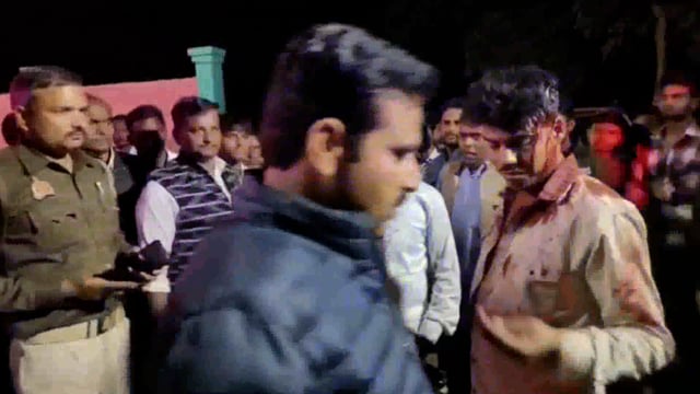 पिनाहट। गांव अर्जुनपुरा में अज्ञात बाइक सवारों ने की मैरिज होम में घुसकर बरातियों से की मारपीट 