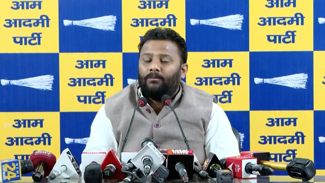 कुलदीप कुमार ने बीजेपी पर निशाना साधते हुए कहा कि दिल्ली की महिलाएं अभी भी प्रधानमंत्री मोदी द्वारा किया गया ₹2,500 प्रति माह का वादा पूरे होने का इंतजार कर रही हैं। #politics