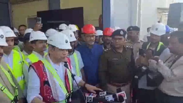 रेल मंत्री अश्विनी वैष्णव ने दाहोद को एक बड़े इंडस्ट्रियल हब के रूप में विकसित करने की दिशा में प्रधानमंत्री मोदी की पहल को सराहा#politics