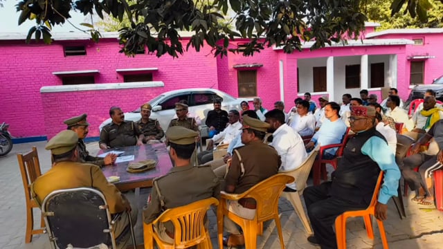 थाना संग्रामगढ़ द्वारा आगामी त्योहार के दृष्टिगत थानाक्षेत्र के धर्मगुरुओं/संभ्रांत व्यक्तियों, ग्राम प्रधानों व डी जे 