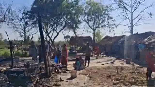 अज्ञात कारणों से लगी आग,चार लोगों की गृहस्थी जलकर हुई राख।