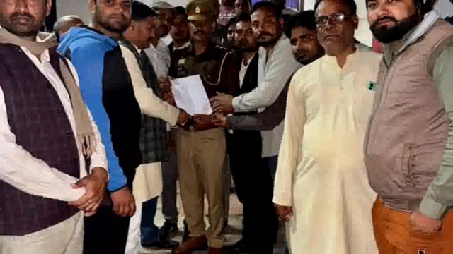 आगरा। भदावर राज परिवार पर अभद्र टिप्पणी करने पर बाह कोतवाली में मुकदमा दर्ज 