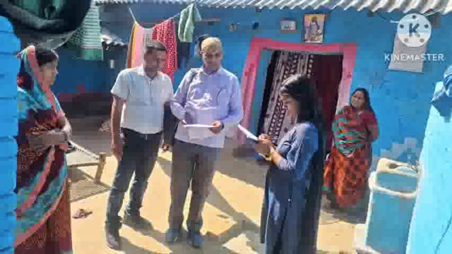 सुल्तानपुर पंचायत में आवास सर्वे के संदर्भ में बीडीओ ने किया जांच।