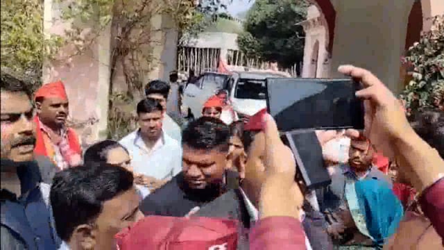 झांसीः मंत्री संजय के सामने महिला नेता ने किया हंगामा, वीडियो वायरल, मंत्री ने कहा, कर दिया सत्यानाश # 