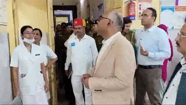 कानपुर डीएम जितेंद्र प्रताप ने उर्सला अस्पताल का किया औचक निरीक्षण... कई कर्मचारी मिले अनुपस्थित, कार्रवाई के निर्देश 