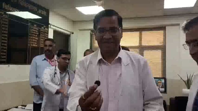 अजमेर के जेएलएन अस्पताल में एक 20 साल की युवती के पेट से 16 साल पुराना 1 रुपए का सिक्का निकाला #medical