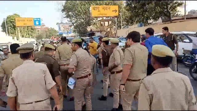 समाजवादी पार्टी की महिला कार्यकर्ताओं ने मुख्यमंत्री के खिलाफ प्रदर्शन #protest
