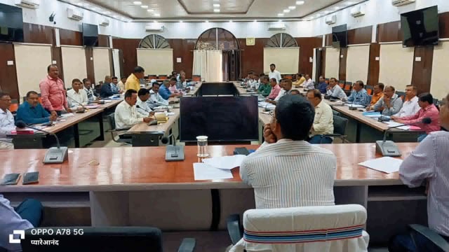 BANKA: लंबित पत्रों को प्राथमिकता के आधार पर निष्पादित करने का दिया गया निर्देश