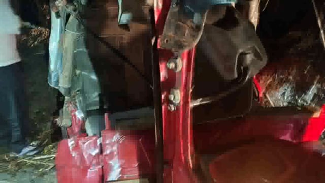 पिनाहट। अर्जुनपुरा में आलू से भरे ट्रकटर से , पिता पुत्र सहित दो की मोत