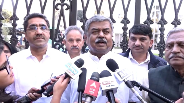 हरियाणा स्टीयरिंग कमेटी की बैठक में 'संविधान बचाओ पदयात्रा' के बारे में महत्वपूर्ण चर्चा हुई। इस पदयात्रा की शुरुआत 26 जनवरी 2025 को बेलगावी से होगी और यह 26 जनवरी 2026 तक जारी रहेगी।#politics