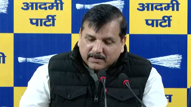 आप नेता संजय सिंह ने प्रधानमंत्री नरेंद्र मोदी पर हमला करते हुए कहा, 