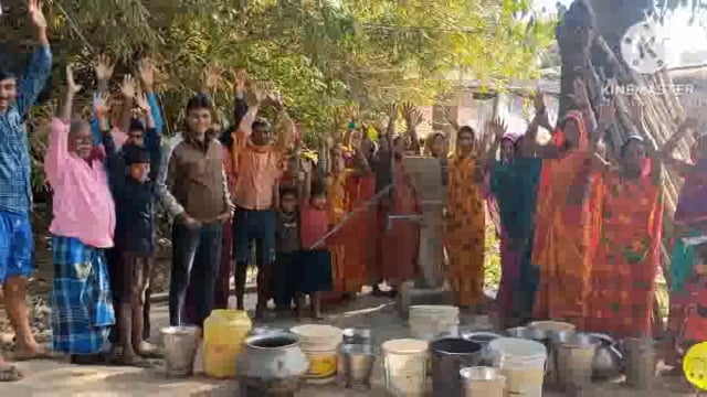 महादेवपुर के महादलित टोले में पीने के पानी की समस्या को लेकर ग्रामीणों ने किया प्रदर्शन।