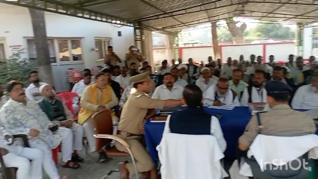 इटियाथोक थाना कोतवाली पर पीस कमेटी की बैठक में एएसपी ने कहा कि त्योहारों को त्यौहार की तरह मनाए 