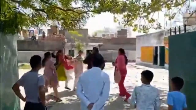 आगरा में एक शिक्षिका को उनके कृत्यों के लिए निलंबित कर दिया#EDUCATION