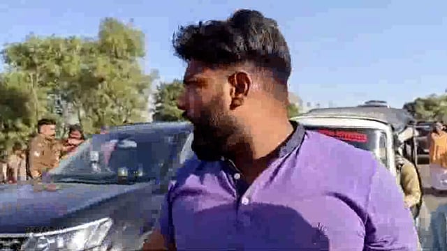 मथुरा: गोवर्धन बरसाना रोड पर हुआ सड़क हादसा, ओवरटेक कर रही ईको से बुलेट: तीन गंभीर घायल