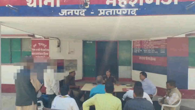 *थाना समाधान दिवस के अवसर पर क्षेत्राधिकारी सदर श्रीमती करिश्मा गुप्ता द्वारा राजस्व टीम के साथ थाना महेशगंज पर जनसुनवाई