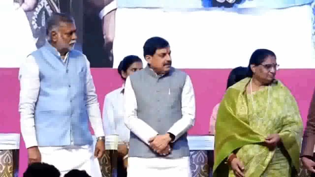 अंतरराष्ट्रीय महिला दिवस के अवसर पर भोपाल के कुशाभाऊ ठाकरे सभागार में आयोजित 'लाड़ली बहना राशि अंतरण कार्यक्रम' में मुख्यमंत्री ने सहभागिता की। इस कार्यक्रम में सिंगल क्लिक के माध्यम से 1.27 करोड़ से अधिक बहनों के खातों में ₹1552.73 करोड़ की राशि ट्रांसफर की गई। इसके साथ ही, ₹450 में गैस सिलेंडर रीफिल योजना के तहत 26 लाख से अधिक पात्र हितग्राही बहनों को #politics