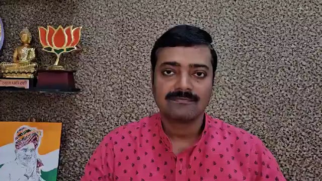 भारतीय जनता पार्टी (BJP) के प्रवक्ता राकेश त्रिपाठी ने कहा कि अब अलीगढ़ मुस्लिम विश्वविद्यालय (AMU) में भी होली खेली जाएगी। उन्होंने यह भी कहा कि कुछ लोग होली को बदरंग करने की कोशिश कर रहे थे, लेकिन अब यह सुनिश्चित किया गया है कि वहां होली का आयोजन किया जाएगा।#politics