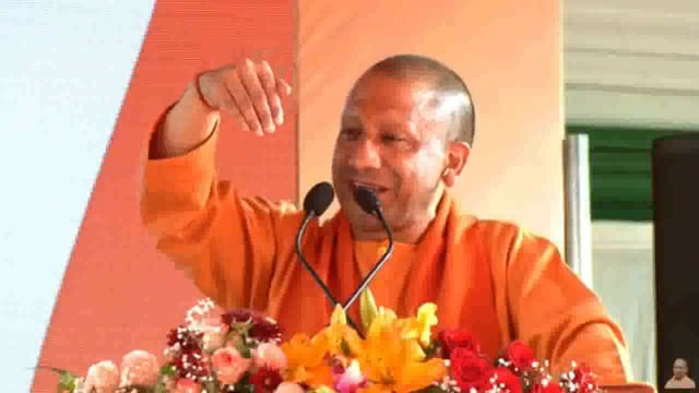 उत्तर प्रदेश के मुख्यमंत्री योगी आदित्यनाथ ने कहा कि पूरा देश 'हल्दीघाटी की माटी' को तीर्थ के रूप में सम्मानित करता है। उन्होंने इस महत्वपूर्ण स्थल के ऐतिहासिक और सांस्कृतिक महत्व को उजागर करते हुए कहा कि हल्दीघाटी की माटी भारतीय इतिहास और वीरता का प्रतीक है, जहाँ इतिहास ने महत्वपूर्ण मोड़ लिया था।#politics