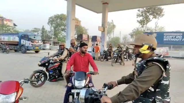 बसखारी पुलिस ने चलाया चेकिंग अभियान
अंबेडकर नगर जिले के बसखारी थाना प्रभारी संत कुमार सिंह के द्वारा पुलिस बल के साथ कई स्थानो पर चेकिंग अभियान चलाया गया,