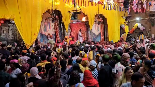 Holi celebration in Mathura's Banke Bihari temple#politics