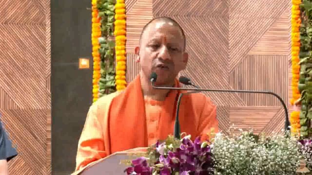 उत्तर प्रदेश के मुख्यमंत्री योगी आदित्यनाथ ने राज्य के मेहनती और आत्मनिर्भर युवाओं के लिए बड़ी घोषणा की है। #poltecs