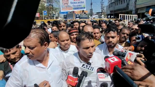 कांग्रेस नेता जितेंद्र पटवारी ने मध्य प्रदेश में गेहूं, धान और सोयाबीन की खेती को घाटे का सौदा बताते हुए राज्य सरकार पर निशाना साधा। उन्होंने कहा कि सरकार किसानों को सही समर्थन मूल्य नहीं दे रही है, जिससे किसानों को भारी नुकसान हो रहा है।#politics