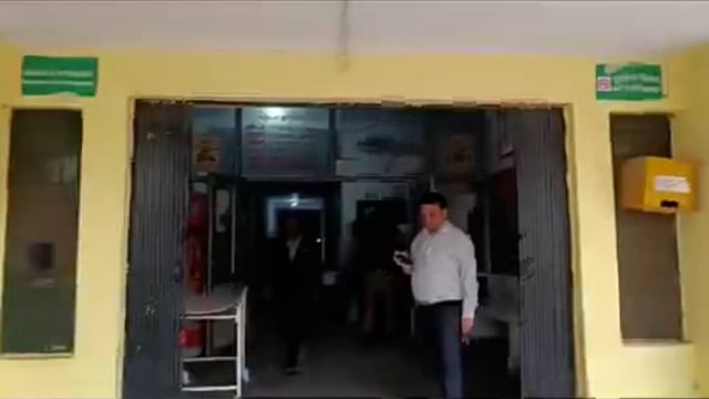 अमरोहा-.. बिजली विभाग के JE को एंटी करप्शन टीम ने पकड़ा

💰 45 हज़ार की रिश्वत लेते रंगे हाथ पकड़ा

⚡ सिबोरा बिजली घर पर तैनात था JE रत्नेश कुमार

👨‍⚖️ जेई रत्नेश कुमार और संविदा कर्मी पुष्पेंद्र सिंह पर केस दर्ज

📍 डिडौली कोतवाली में दोनों पर मुकदमा दर्ज