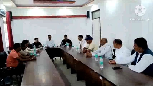 अपर समाहर्ता ने प्रखंड मुख्यालय में अमरपुर विधानसभा के सभी राजनीतिक दलों के प्रतिनिधियों के साथ की बैठक।