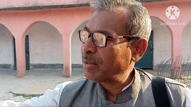 सिरदला प्रखंड के मध्य विद्यालय हथमरवा स्कूल  में लगे खिड़की को चोरों ने किया चोरी