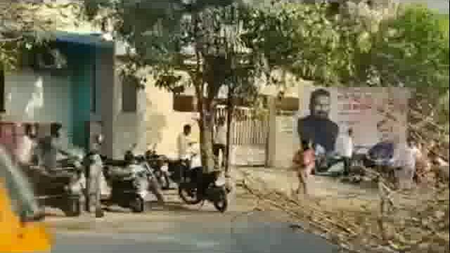 लातूर शहरात एका तरुणाला बेदम मारहाण,आरोपींची पोलिसांनी काढली धिंड