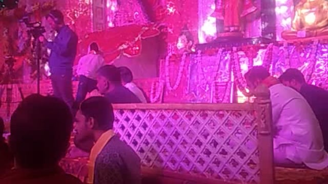 Jabardast bhajan ke sath program chalu hai Raat Ke 11:30 Baj chuke hain Jabardast Khatu Shyam ji ka program Saharanpur m