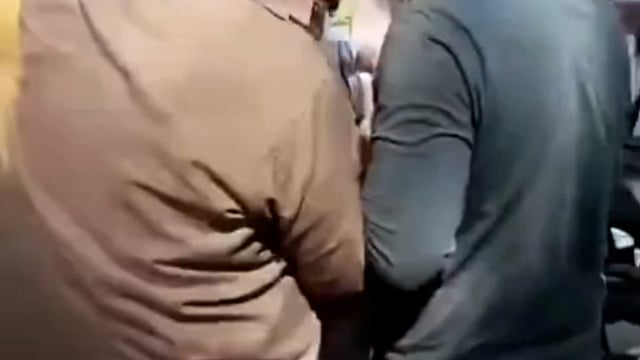 दरोगा को विजिलेंस की टीम ने हिरासत में लिया रंगे हाथ रिश्वत लेते बिजिलेंस की टीम ने दबोचा