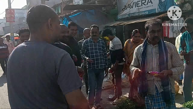 सिरदला फूल बागान चौक पर व्यवसाययों ने मनाया होली मिलन समारोह, अबीर गुलाल लगाकर एक दूसरे को दिया बधाई