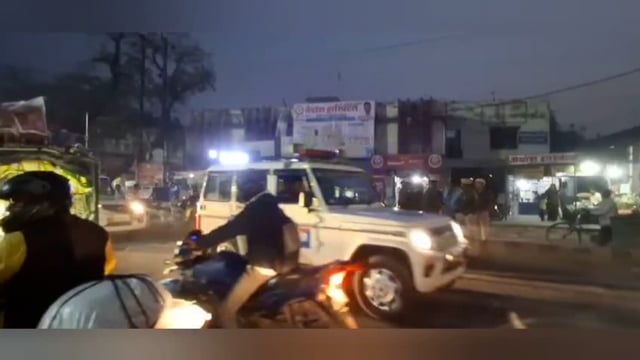 होली व रमजान पर्व के जुम्मा की नमाज को लेकर एसडीएम, एसडीपीओ के द्वारा निकाला गया फ्लैग मार्च