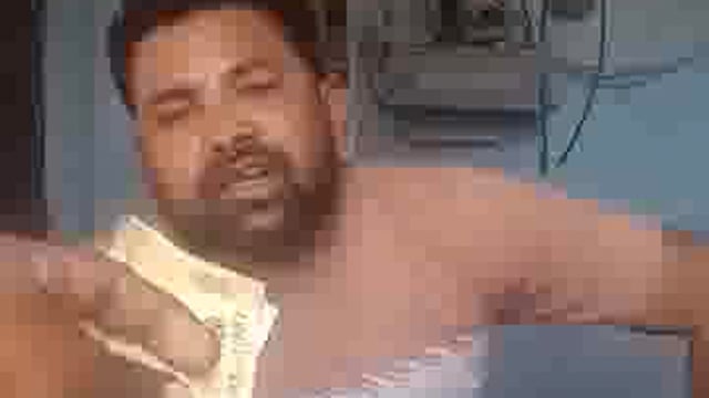 जलालाबाद के सरैया मोड पर स्थित ठेका देशी शराब पर ओवर रेट में बेची जा रही है शराब ओवर रेट के पैसे ना देने पर हुआ झगड़ा