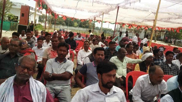 विधायक महराजी देवी ने किया होली मिलन समारोह आयोजित अनुराग प्रजापति अरूण प्रजापति सहित हजारों लोग थे