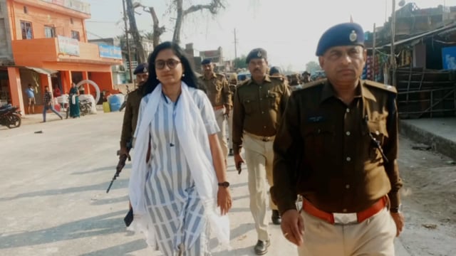 BANKA: होली पर शांति व्यवस्था के लिए किया फ्लैग मार्च